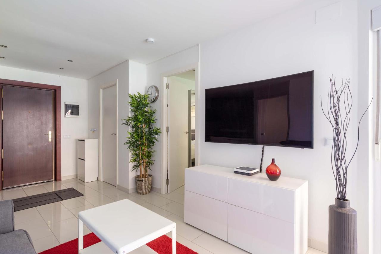 Shoreline Apartment In Fuengirola By Costarentals - Ref 88 Exterior foto